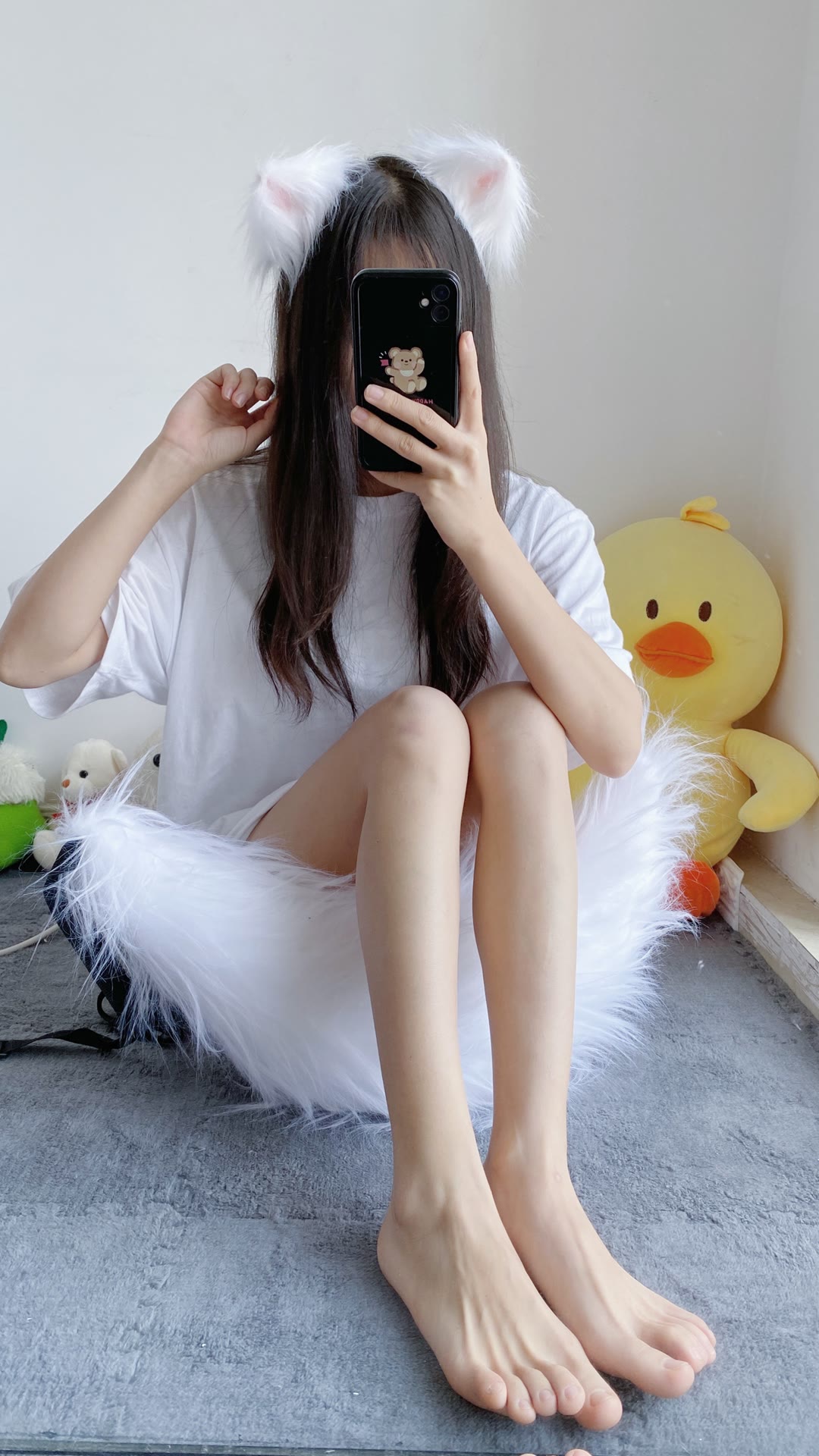 坐在毛毛上的肉丝玉足超嫩小姐姐-自拍论坛-日常生活-372盘